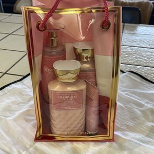 Bath and Body Works Champagne Toast Gift set
